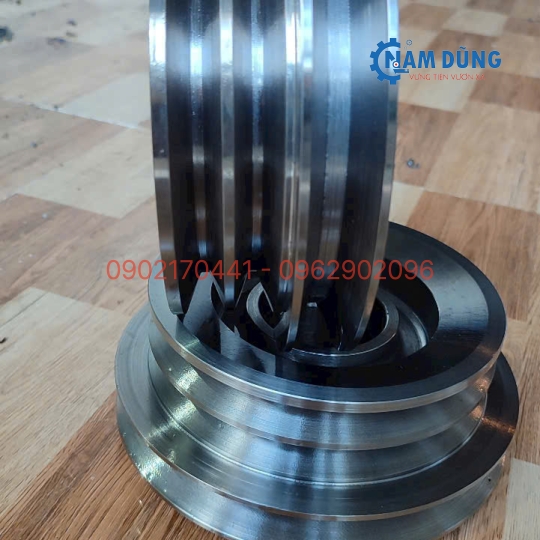 Pully Thép